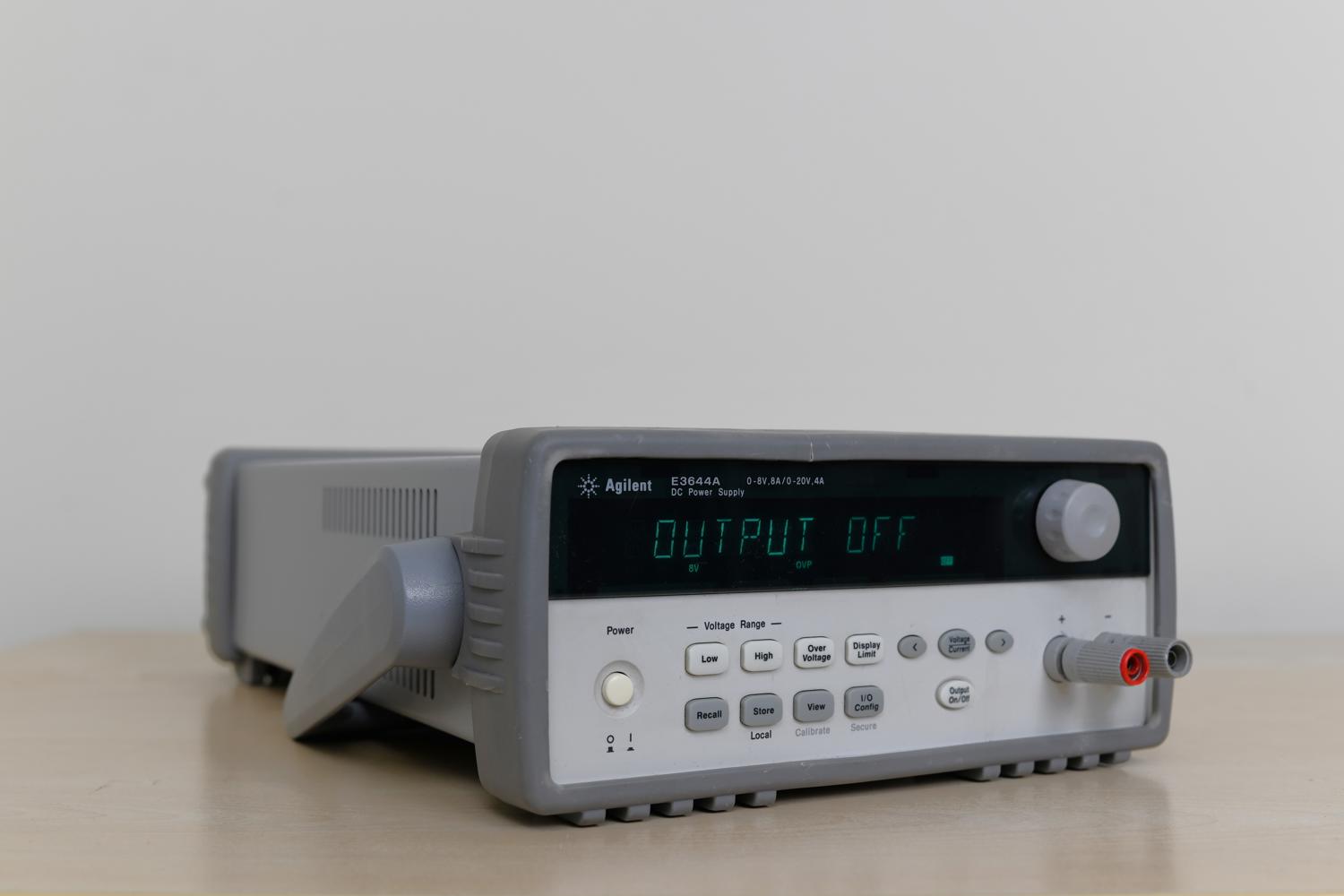 Источник питания Agilent E3644A